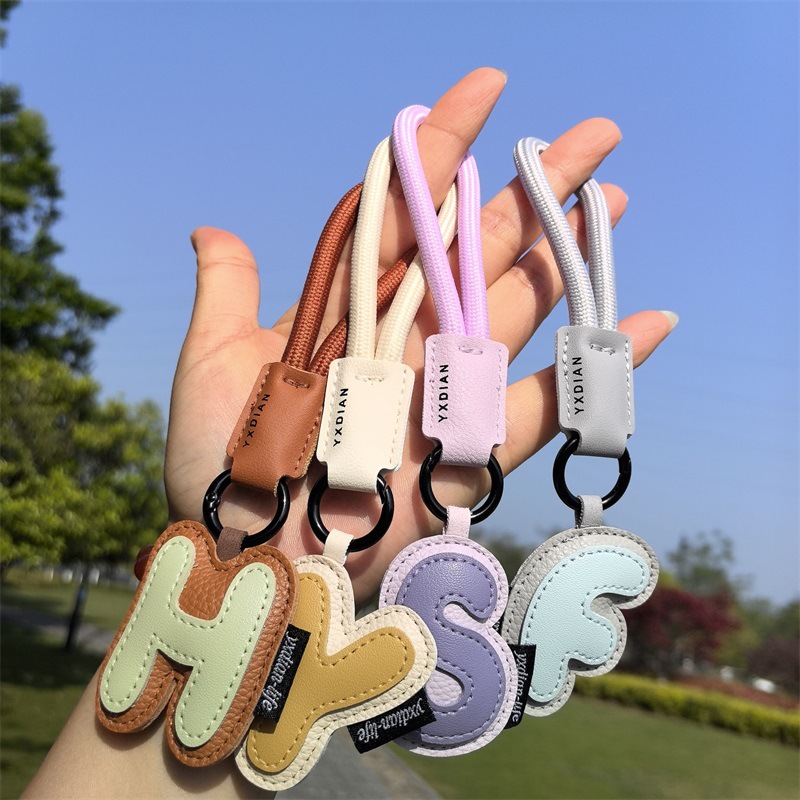 Monogram Keychain Leather - Gantungan Kunci Inisial Kulit A Sampai