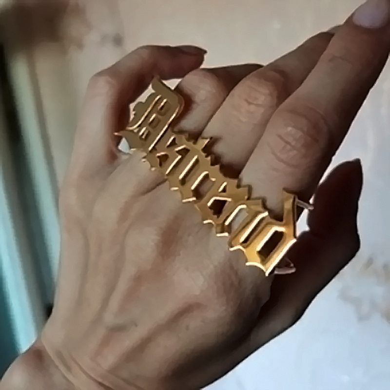 Cincin nama kustom untuk pria  - Initial Ring Custom ulasan dan harga