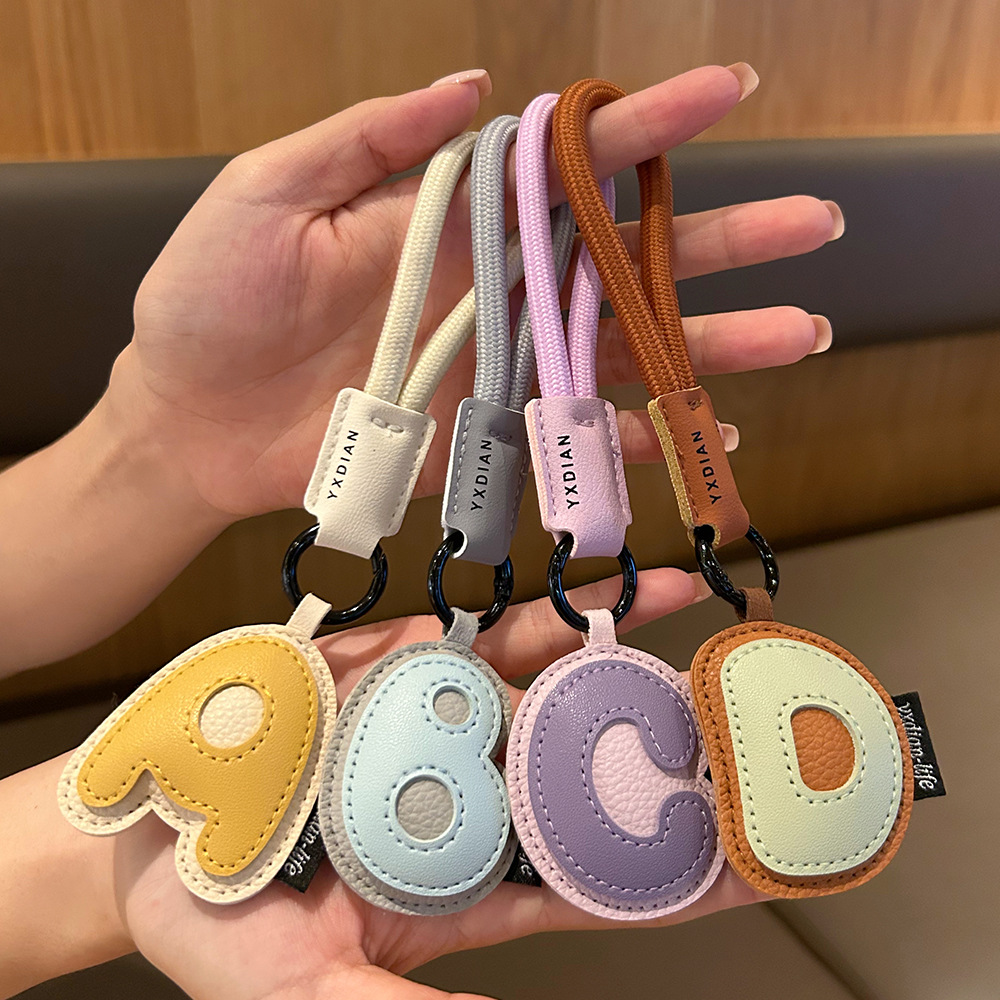 Gantungan Kunci Inisial Kulit  - Monogram Keychain Leather ulasan dan harga